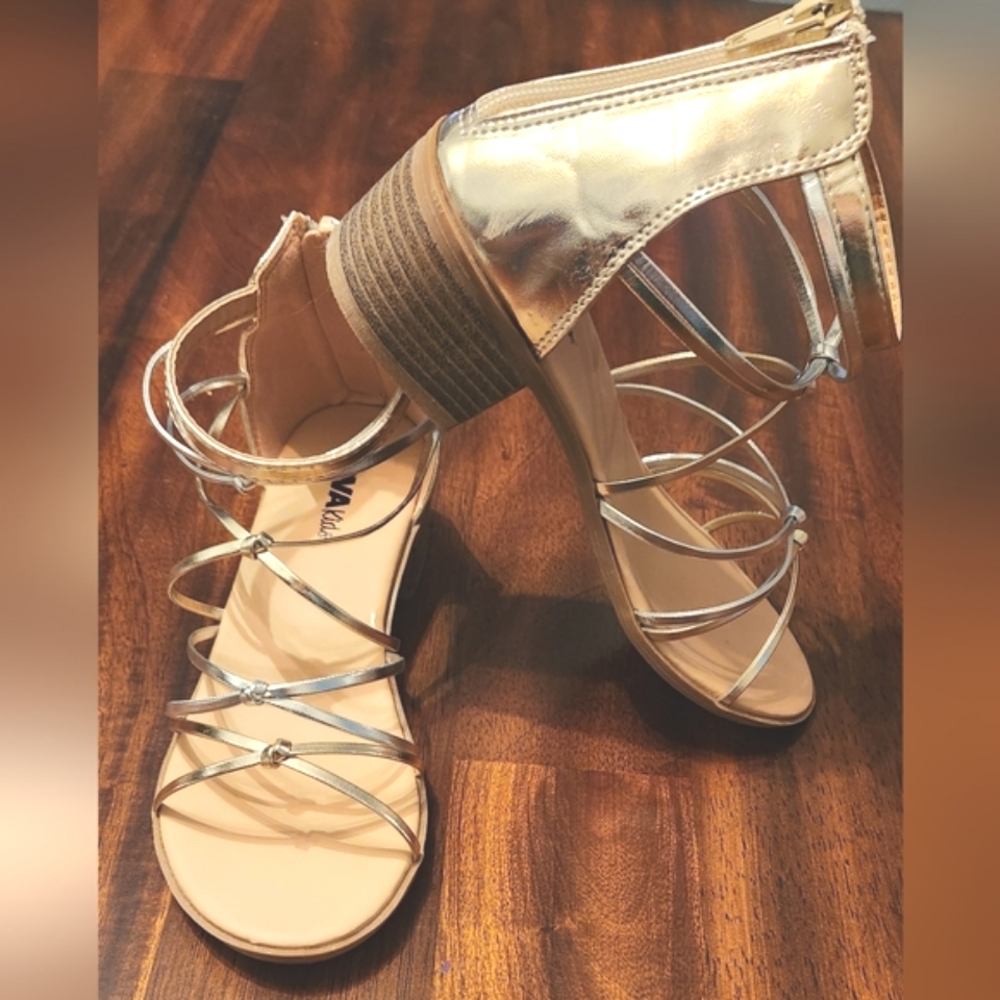 NWOT NovaKids Rose Gold Strappy Sandal gladiators